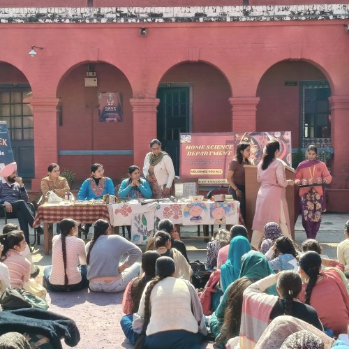  2026-02-12 A Two-day Workshop On Fabric Painting And Clay Art Was Organized